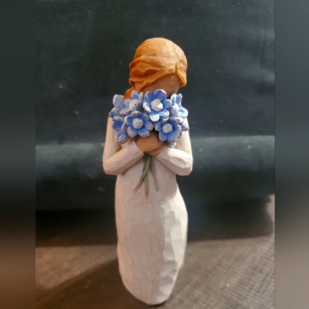 Willow Tree Forget-me-not, Sculpted Hand-Painted Figure no box
